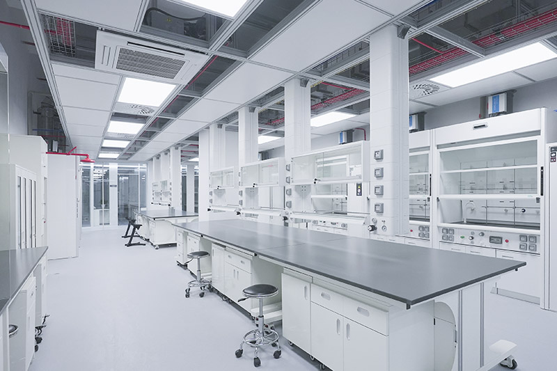 柳北实验室革新：安全与科技的现代融合